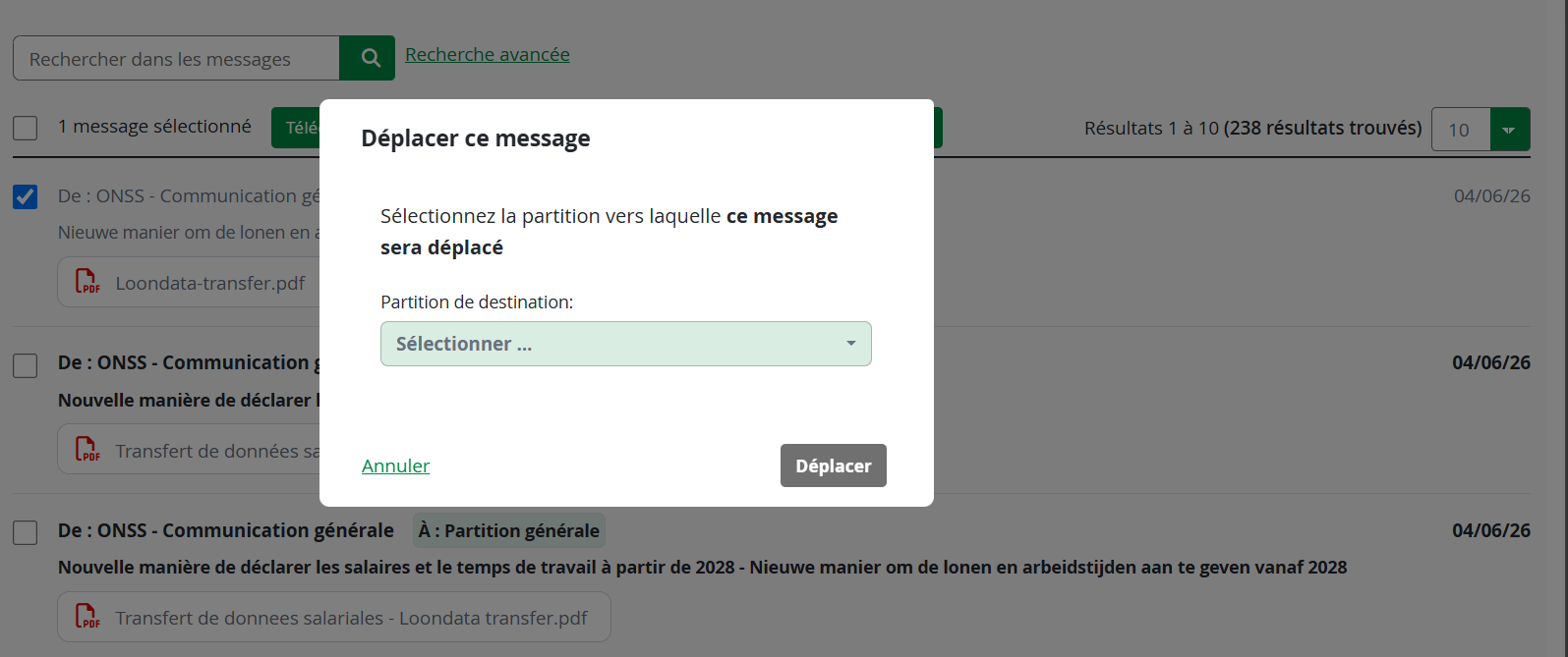 Email inbox with a pop-up window titled "Déplacer ce message" prompting user to select a destination folder for moving a selected email. Options to cancel or move the message are visible in the pop-up.